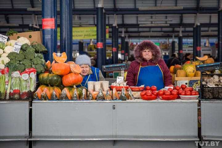 Рынок беларуси. Белоруссия рынок Комаровка. Рынки в Белоруссии продуктовые. Рынок Минска продуктовый. Продуктовая ярмарка в Минске.